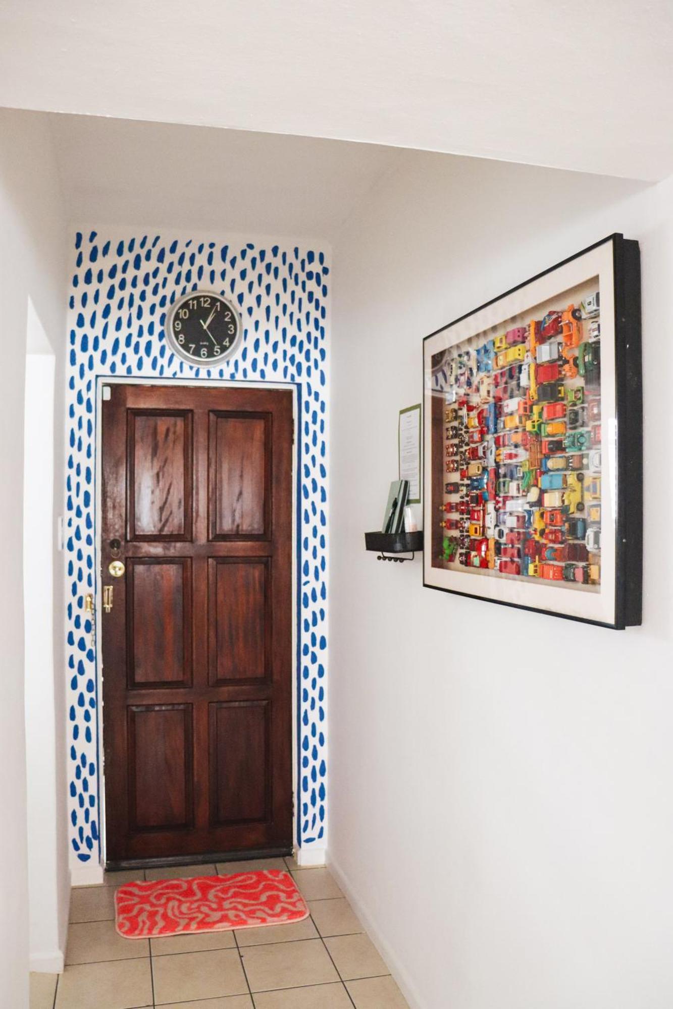 Cosy, Eclectic In Sea Point *