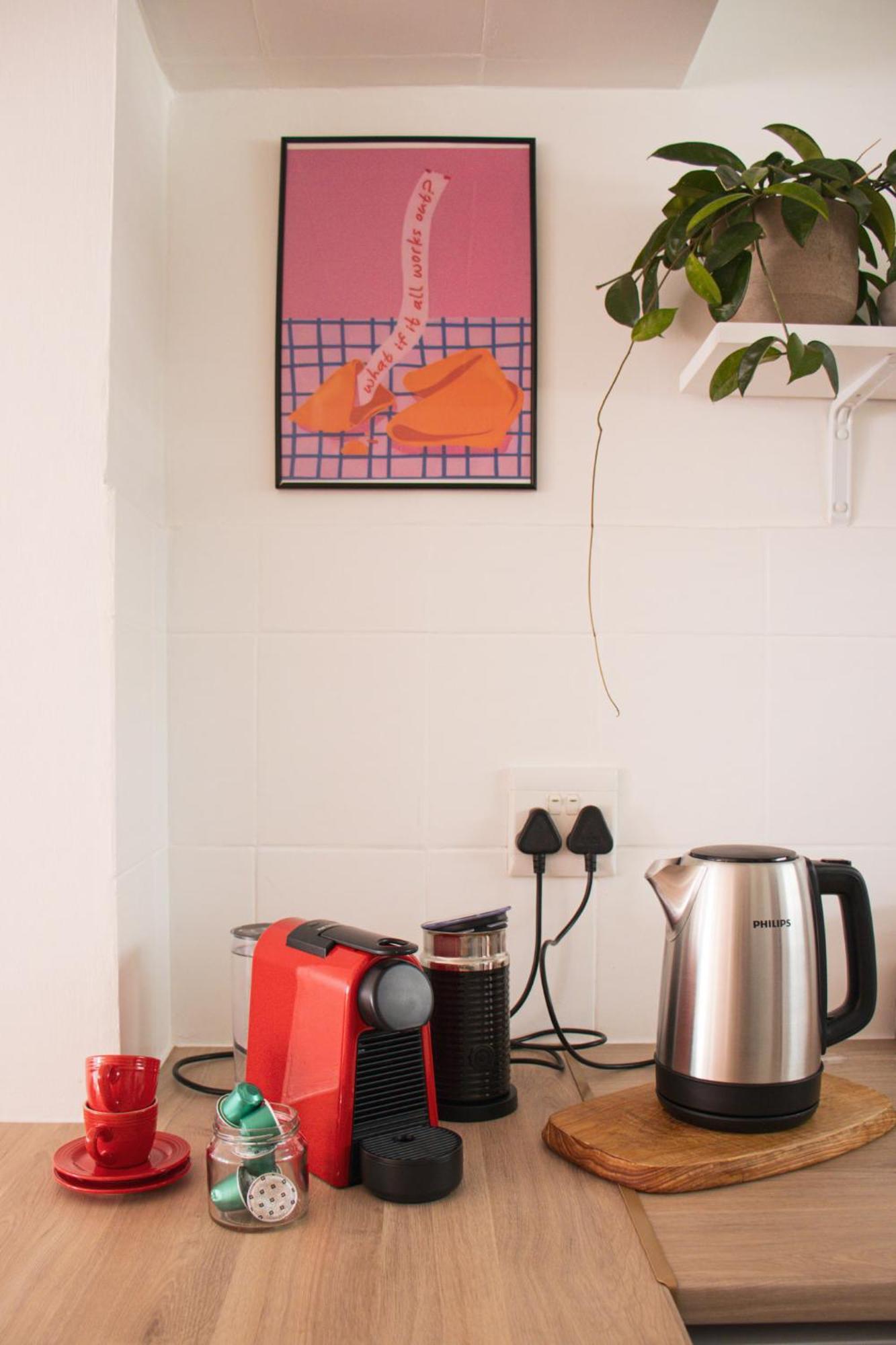 Cosy, Eclectic In Sea Point *