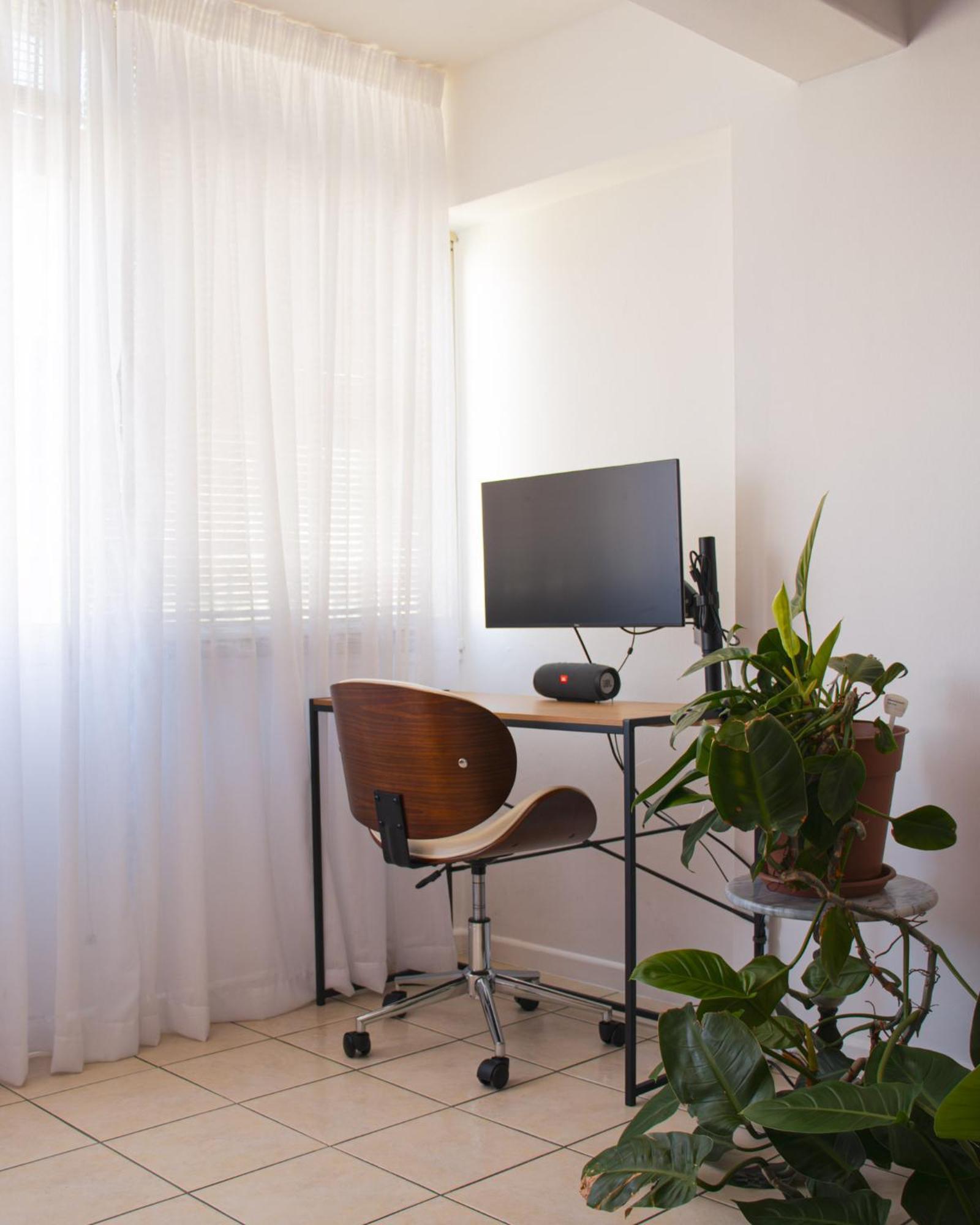 Cosy, Eclectic In Sea Point